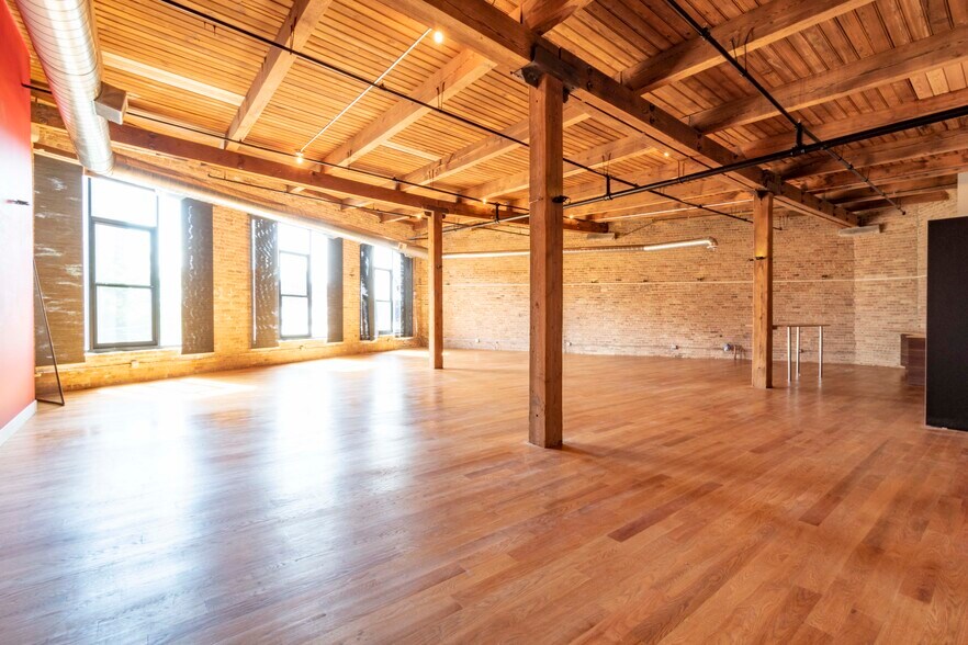 More Photos Of 1000 N Halsted St, Chicago Loft Creative Space For Lease