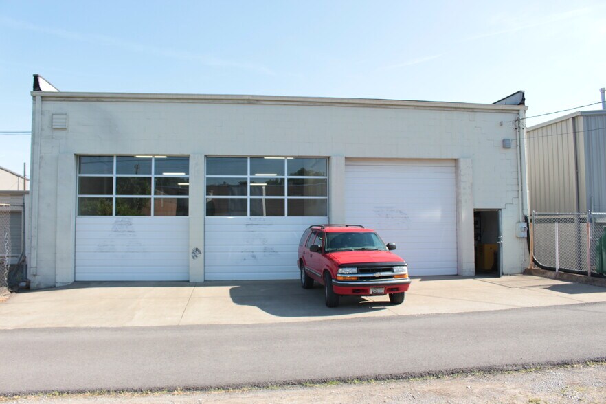 More Photos Of 57 Willow St, Nashville Warehouse For Lease