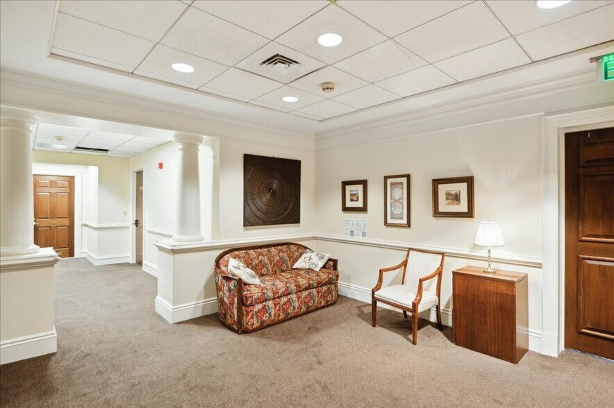 More Photos Of 760 Hopmeadow St, Simsbury Office For Sale