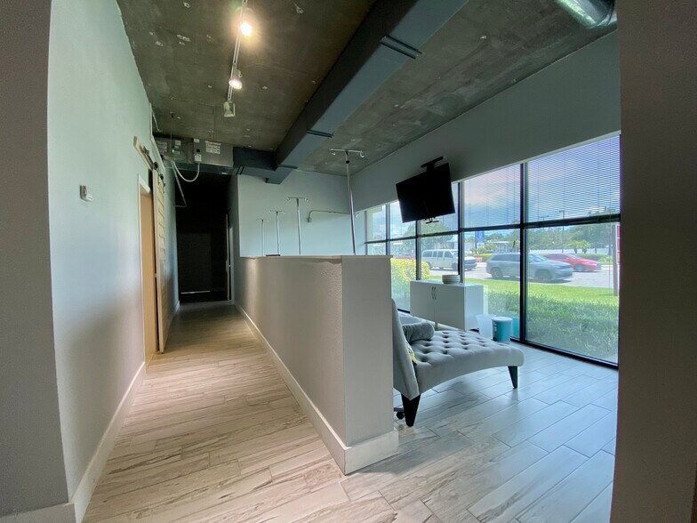 More Photos Of 4401 W Kennedy Blvd, Tampa Office For Lease