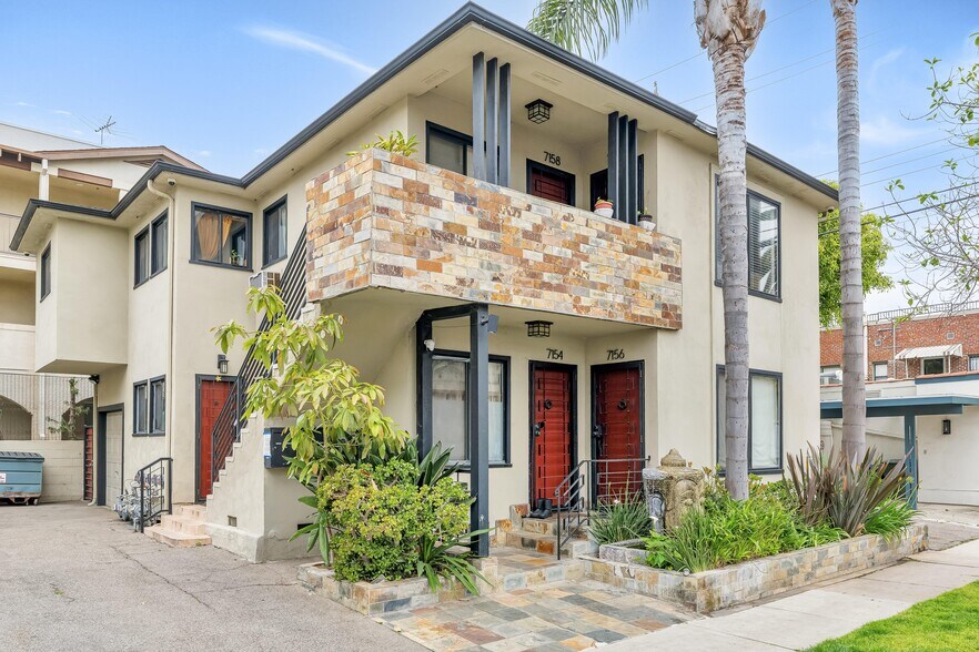 More Photos Of 7154 Lexington Ave, West Hollywood Apartments For Sale