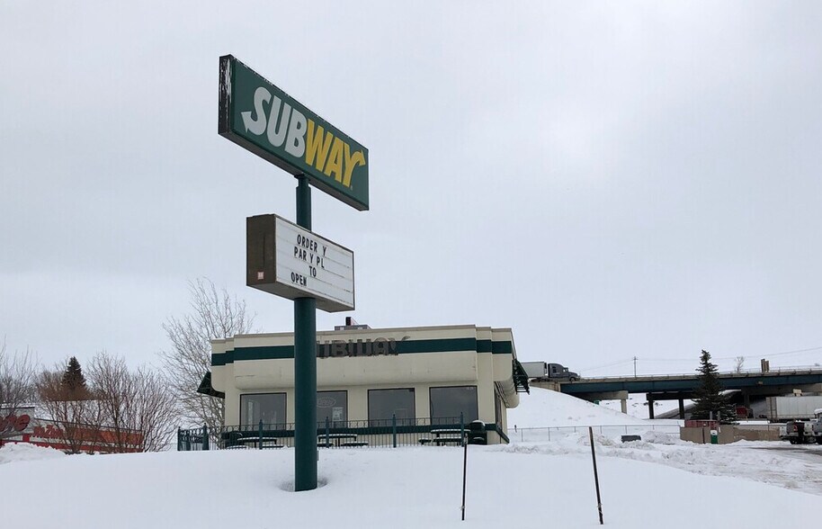 More Photos Of 101 N 2nd St, Evanston Fast Food For Sale