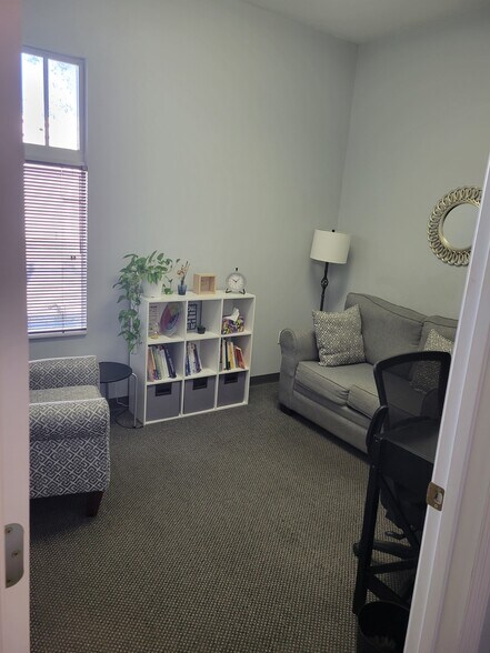 More Photos Of 9030 58th Dr E, Bradenton Medical For Lease