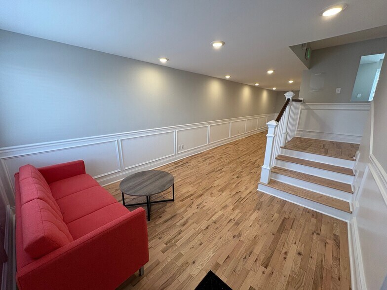 More Photos Of 413 Eastern Blvd, Essex Office Residential For Sale