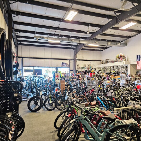 More Photos Of 131 E Rollins Rd, Round Lake Beach Freestanding For Sale