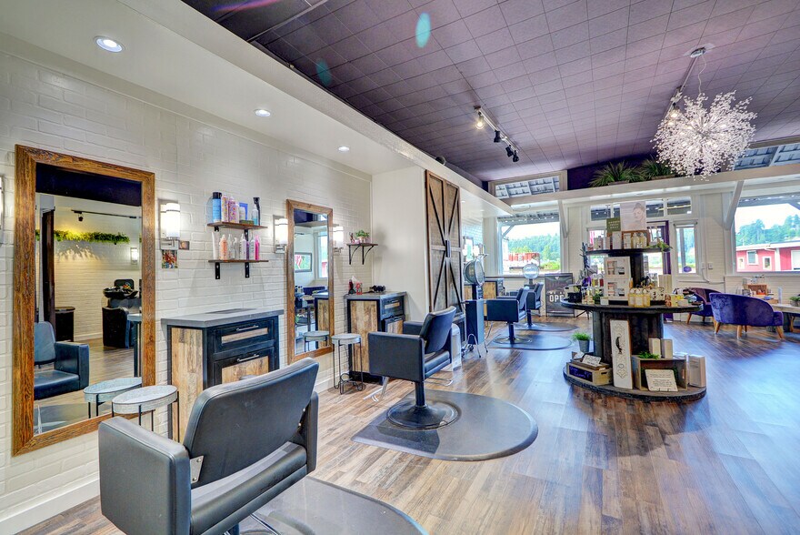 More Photos Of 1415 Pioneer Hwy, Silvana General Retail For Sale