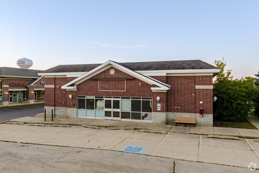 More Photos Of 1 S Sutton Rd, Streamwood Freestanding For Sale