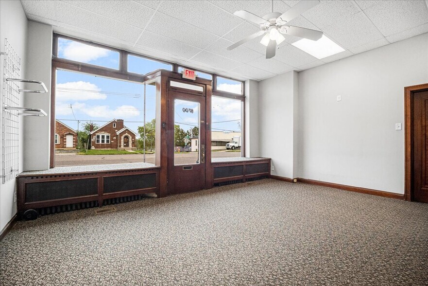 More Photos Of 8700 Gravois Rd, Saint Louis Storefront Retail Residential For Sale