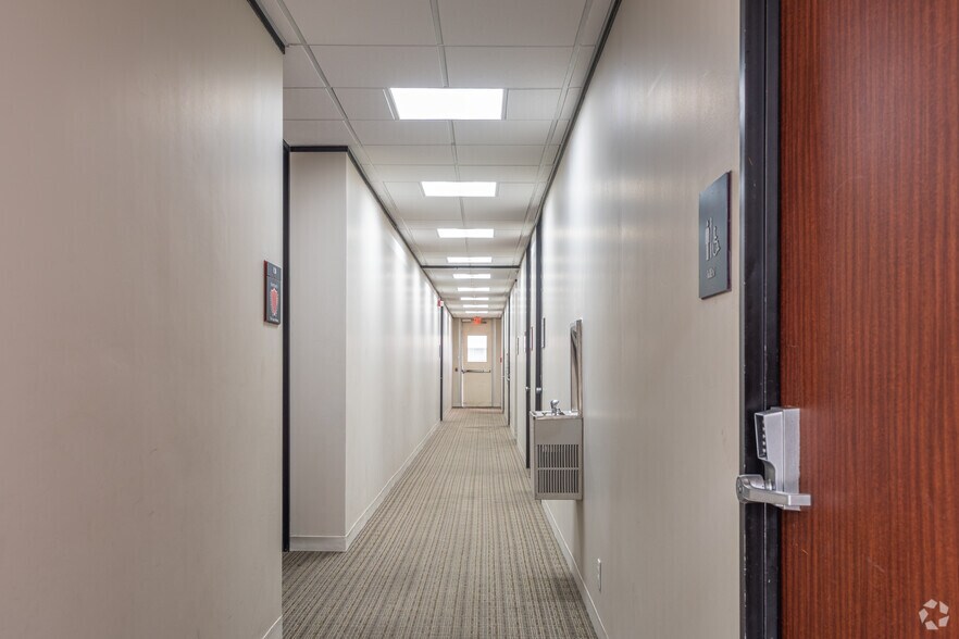 More Photos Of 397 N Sam Houston Pky E, Houston Office For Lease