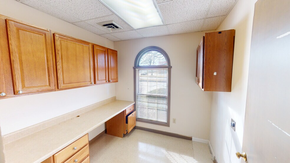 More Photos Of 7000 South Ave, Youngstown Office For Lease