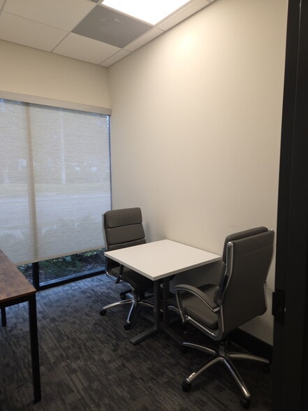 More Photos Of 2600 E Robinson St, Orlando Office For Lease