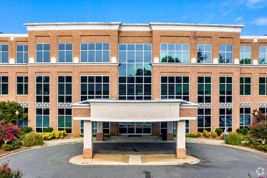 More Photos Of 620-660 Summit Crossing Pl, Gastonia Medical For Lease