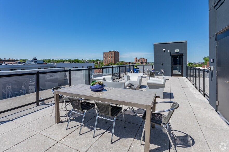 More Photos Of 2015 Lyndale Ave, Minneapolis Apartments For Sale