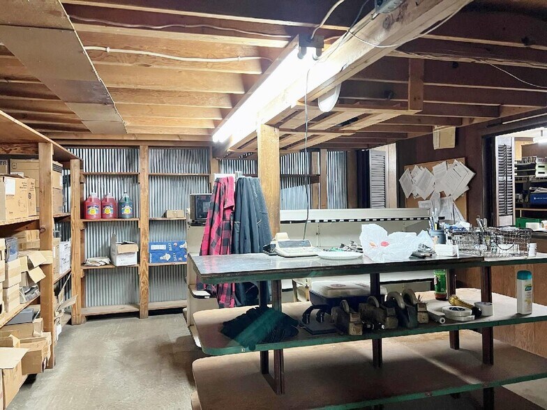More Photos Of 511 N Marion St, Kirksville Flex For Sale