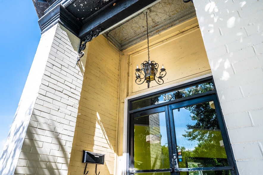 More Photos Of 812 West Ave, Lenoir Storefront Retail Office For Sale