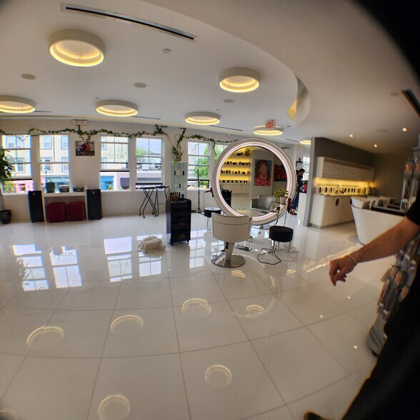 More Photos Of 380 Greenwich Ave, Greenwich Office For Lease