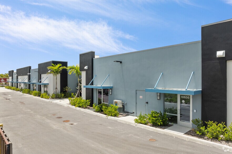 More Photos Of 10650 SW Crosstown Pky, Port Saint Lucie Freestanding For Sale