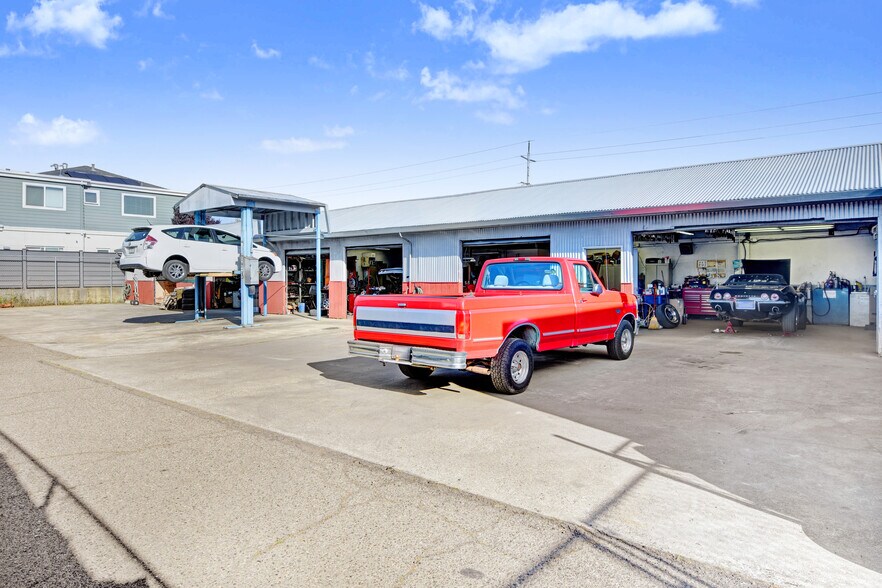 More Photos Of 1576 Petaluma Hill Rd, Santa Rosa Auto Repair For Sale