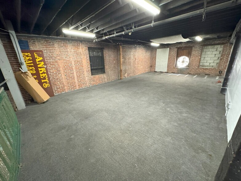 More Photos Of 822-824 Wall St, Los Angeles Storefront Retail Office For Lease