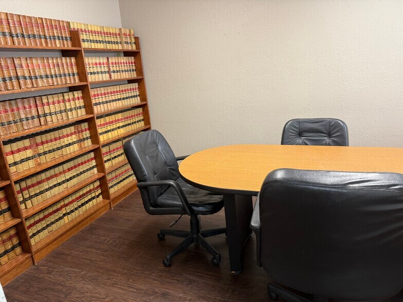 More Photos Of 1112 Meade Ave, Prosser Office For Sale