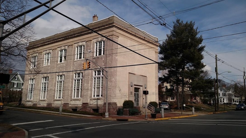 Primary Photo Of 2 E Broad St, Hopewell Office For Lease