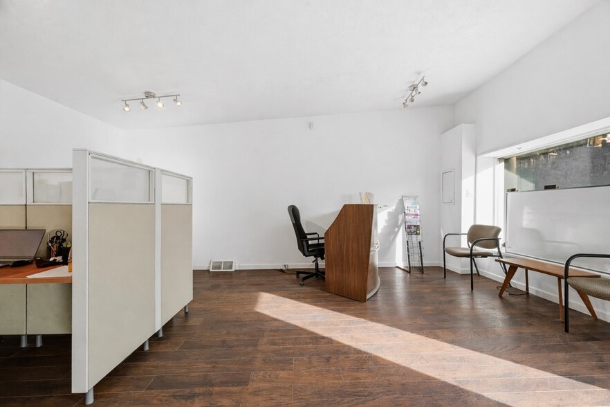 More Photos Of 2404 Saw Mill Run Blvd, Pittsburgh Storefront For Sale