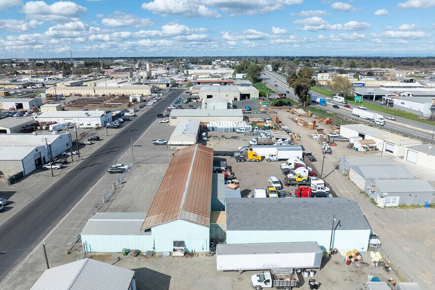 More Photos Of 1340-1342 N Emerald Ave, Modesto Warehouse For Lease
