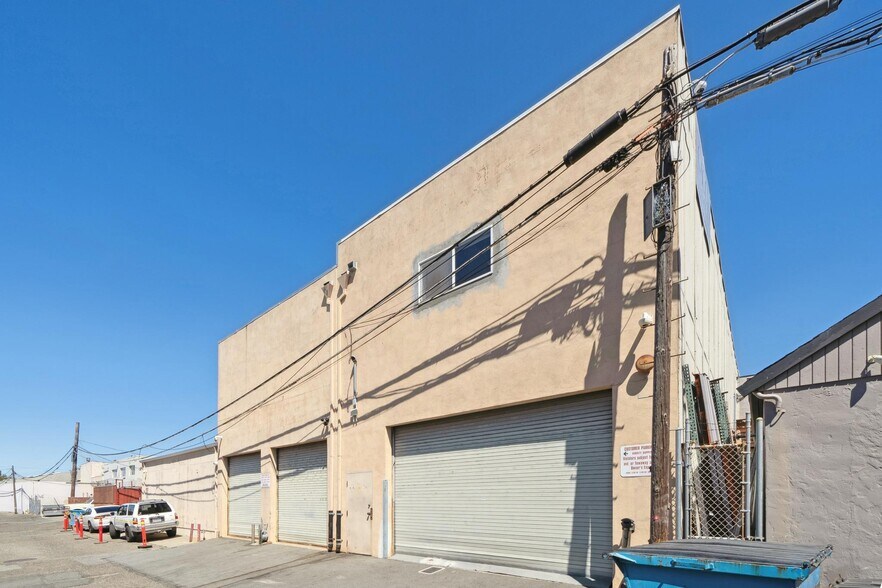 More Photos Of 917 N Amphlett Blvd, San Mateo Warehouse For Sale
