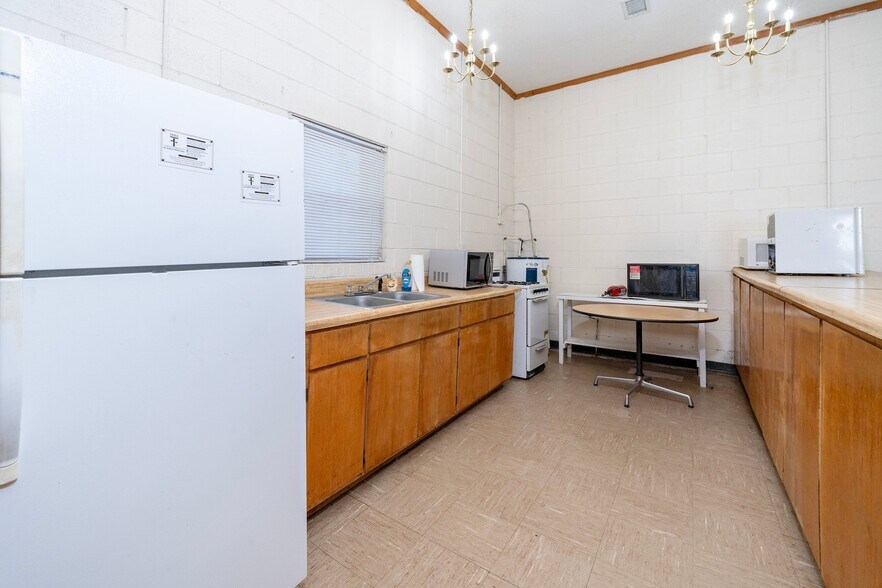 More Photos Of 711 Holt St, Mebane Religious Facility For Sale