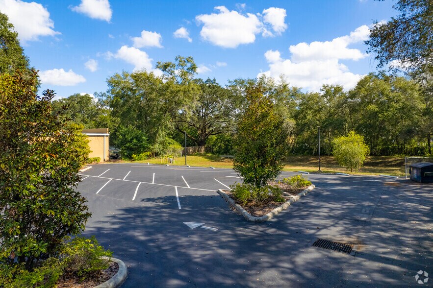 More Photos Of 13507 N Nebraska Ave, Tampa Restaurant For Lease