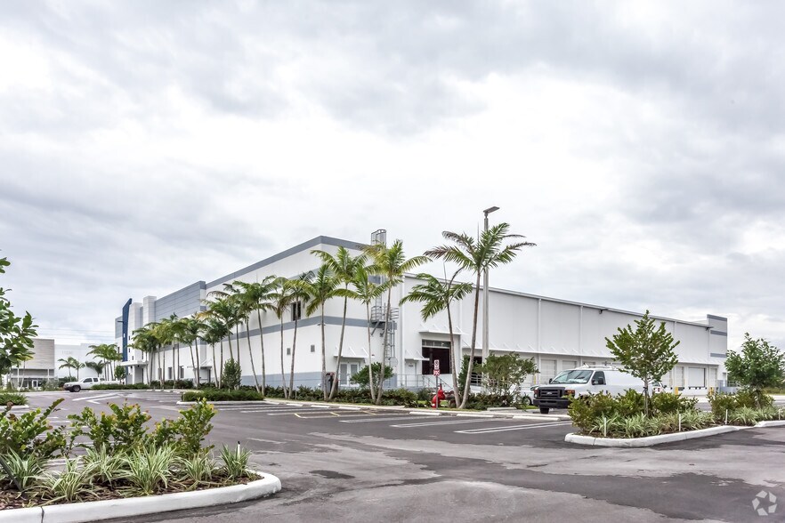 More Photos Of 11305 NW 122nd St, Miami Refrigeration Cold Storage For Lease