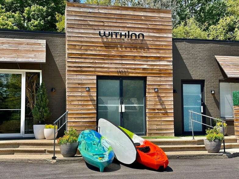 More Photos Of 13662 Red Arrow Hwy, Harbert Hotel For Sale