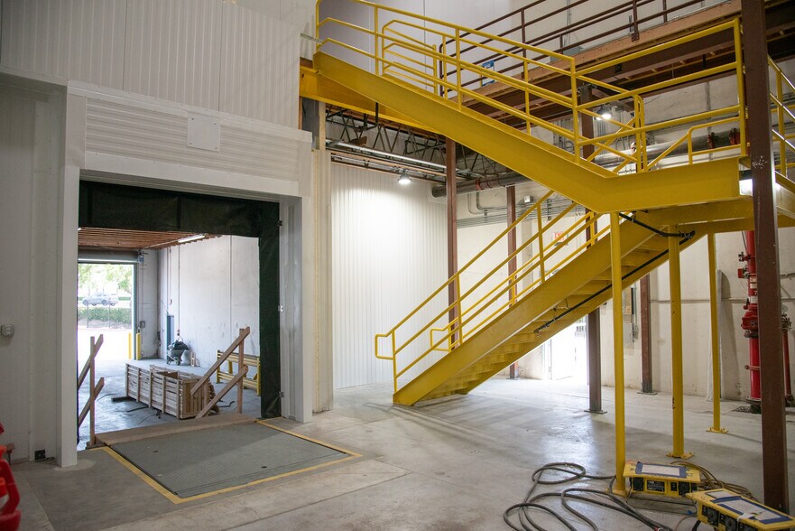 More Photos Of 17411 Valley Blvd, City of Industry Warehouse For Lease