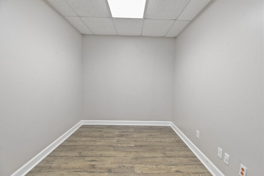 More Photos Of 3938 Sunbeam Rd, Jacksonville Medical For Lease