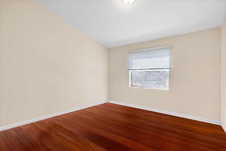 More Photos Of 820 15th St N, Saint Petersburg Assisted Living For Sale