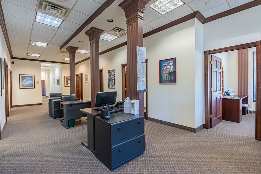 More Photos Of 1011 McBride Ave, Woodland Park Medical For Sale