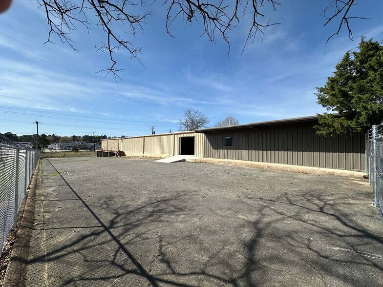 More Photos Of 4501 W 61st St, Little Rock Industrial For Sale