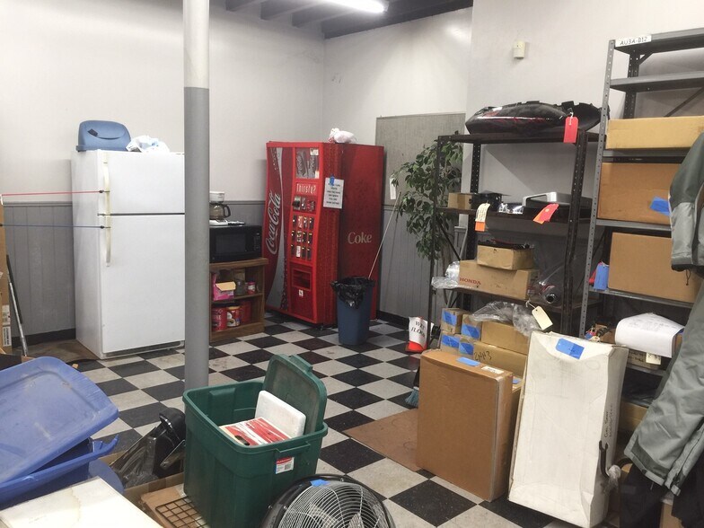 More Photos Of 1110 S Padre Island Dr, Corpus Christi Auto Dealership For Sale