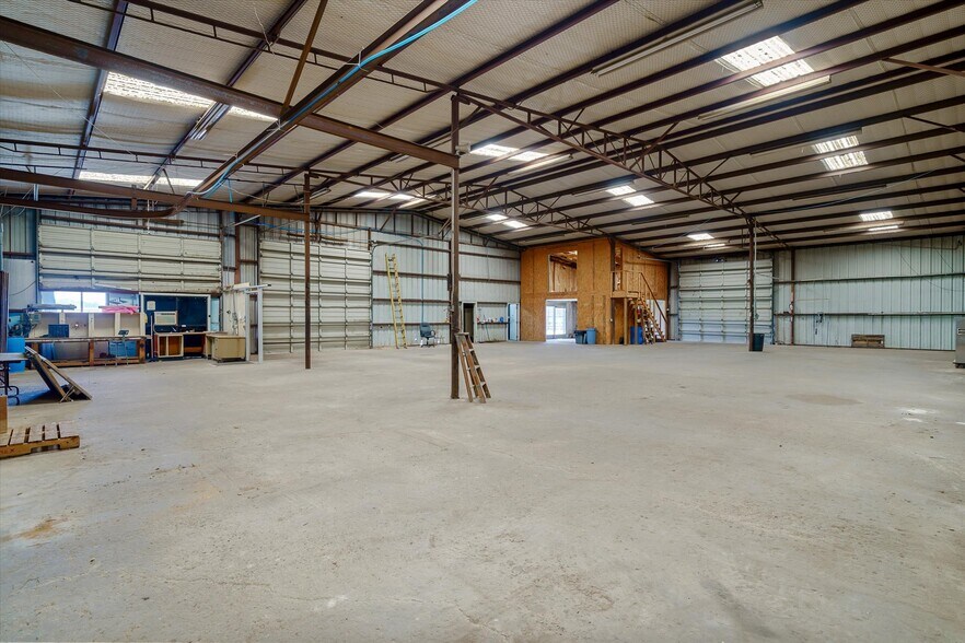 More Photos Of 7439 FM 314, Ben Wheeler Industrial For Sale