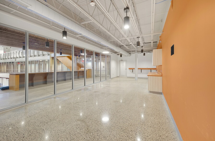 More Photos Of 1300 Jefferson Ave, Toledo Post Office For Lease