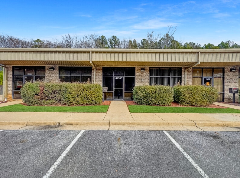 More Photos Of 4720 University Blvd E, Tuscaloosa Showroom For Lease