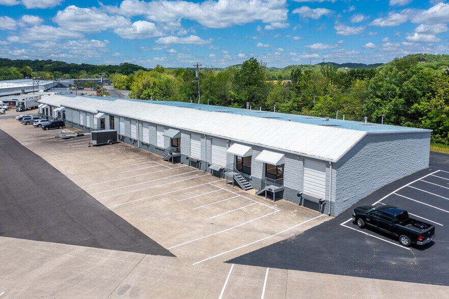 More Photos Of 401-413 Old Stone Bridge Pike, Goodlettsville Unknown For Lease