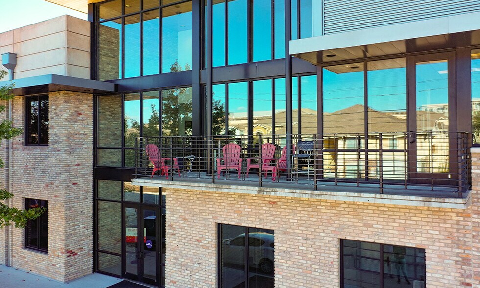 More Photos Of 2021 E 5th St, Austin Office For Lease