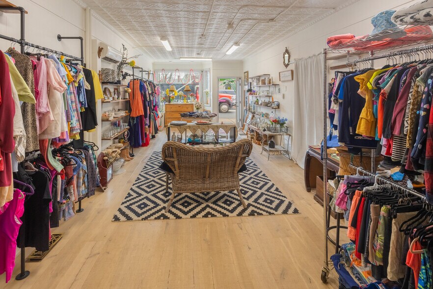 More Photos Of 164 Main St, Woburn Storefront Retail Residential For Lease