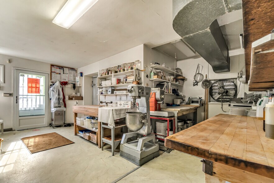 More Photos Of 50-52 E Main St, Torrington Restaurant For Lease