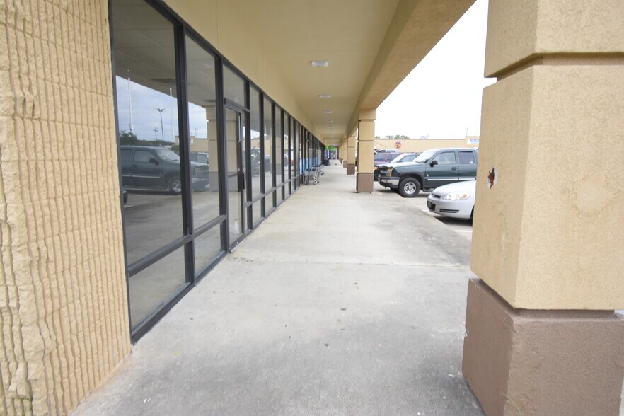 More Photos Of 1101-1139 S Broadway St, La Porte Unknown For Sale