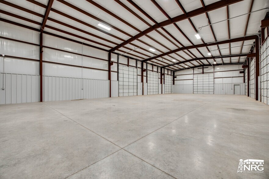 More Photos Of 2104 E County Road 130, Midland Warehouse For Lease
