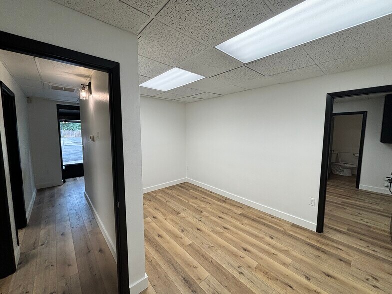 More Photos Of 2185 Liberty St NE, Salem Medical For Lease