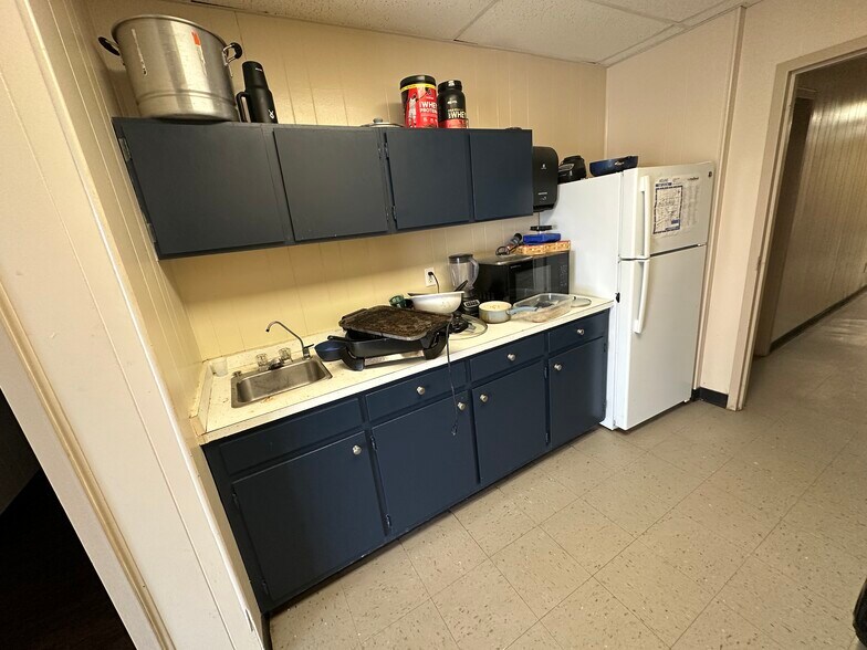 More Photos Of 2057 Commerce Dr, Midland Flex For Lease