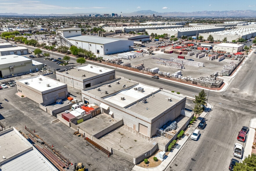 More Photos Of 2984 Marco St, Las Vegas Light Manufacturing For Sale